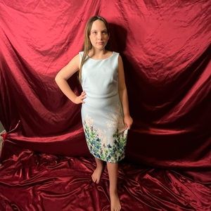 Calvin Klein - Dress
Size 10